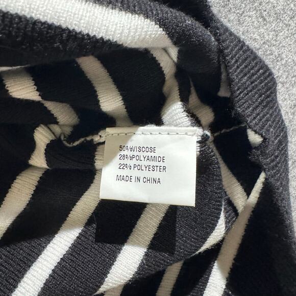 NWT Women's Zesica Crew Neck Pullover Ribbed T Shirt Black Striped Knit Size M - Picture 5 of 8